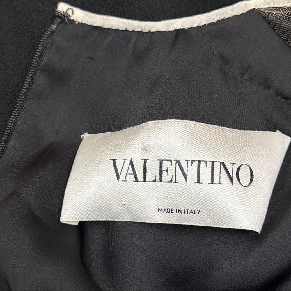 Valentino Italy NWT Black Lace Yoke Cocktail Sheath Dress Sz 6 LBD $1300 - Picture 9 of 13